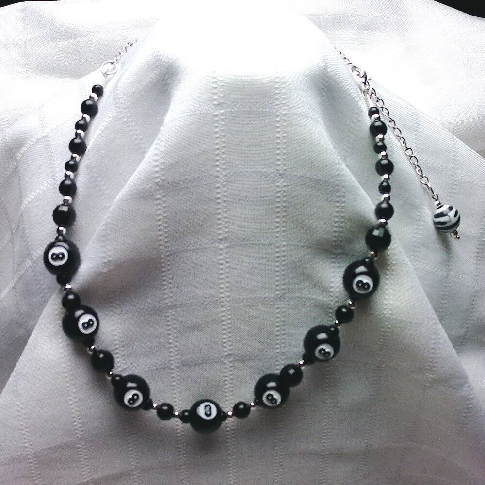 No 1816-1815 Handmade necklace with 10mm acrylic billiard balls and beads